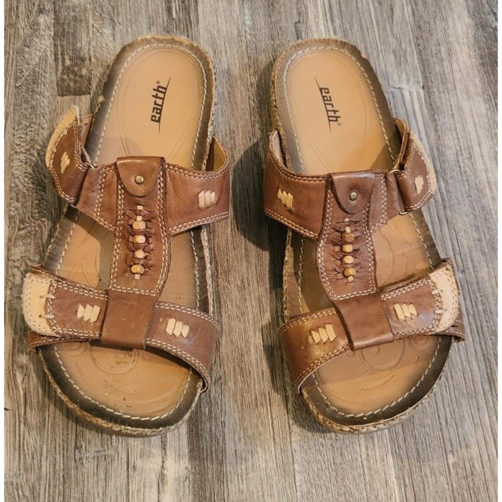 Earth Albaca Almond Leather Sandals Sz 9